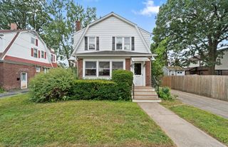 11 Fernwold St, Springfield, MA 01104