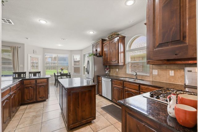 12428 Leaflet Drive, Fort Worth, TX 76244