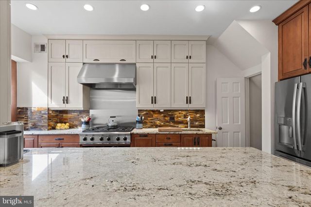 2828 27TH ST NW, Washington, DC 20008