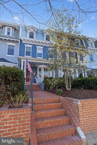 2828 27TH ST NW, Washington, DC 20008