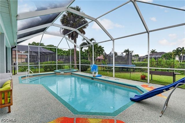 2608 Sunvale CT, Cape Coral, FL 33991