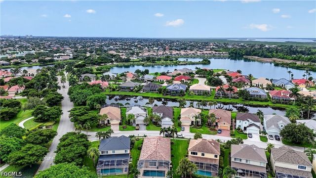 2608 Sunvale CT, Cape Coral, FL 33991