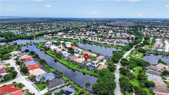 2608 Sunvale CT, Cape Coral, FL 33991
