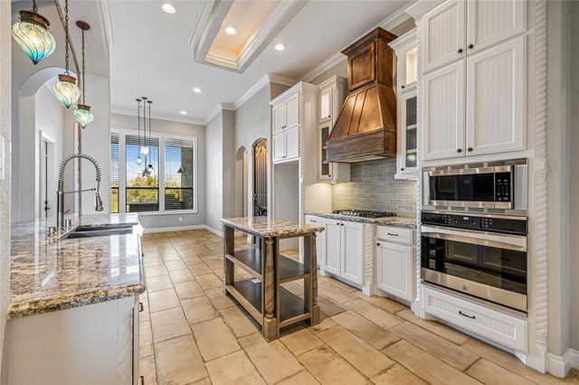 75 Grandview Boulevard, Montgomery, TX 77356