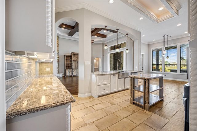 75 Grandview Boulevard, Montgomery, TX 77356