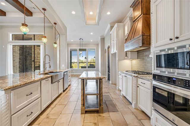 75 Grandview Boulevard, Montgomery, TX 77356