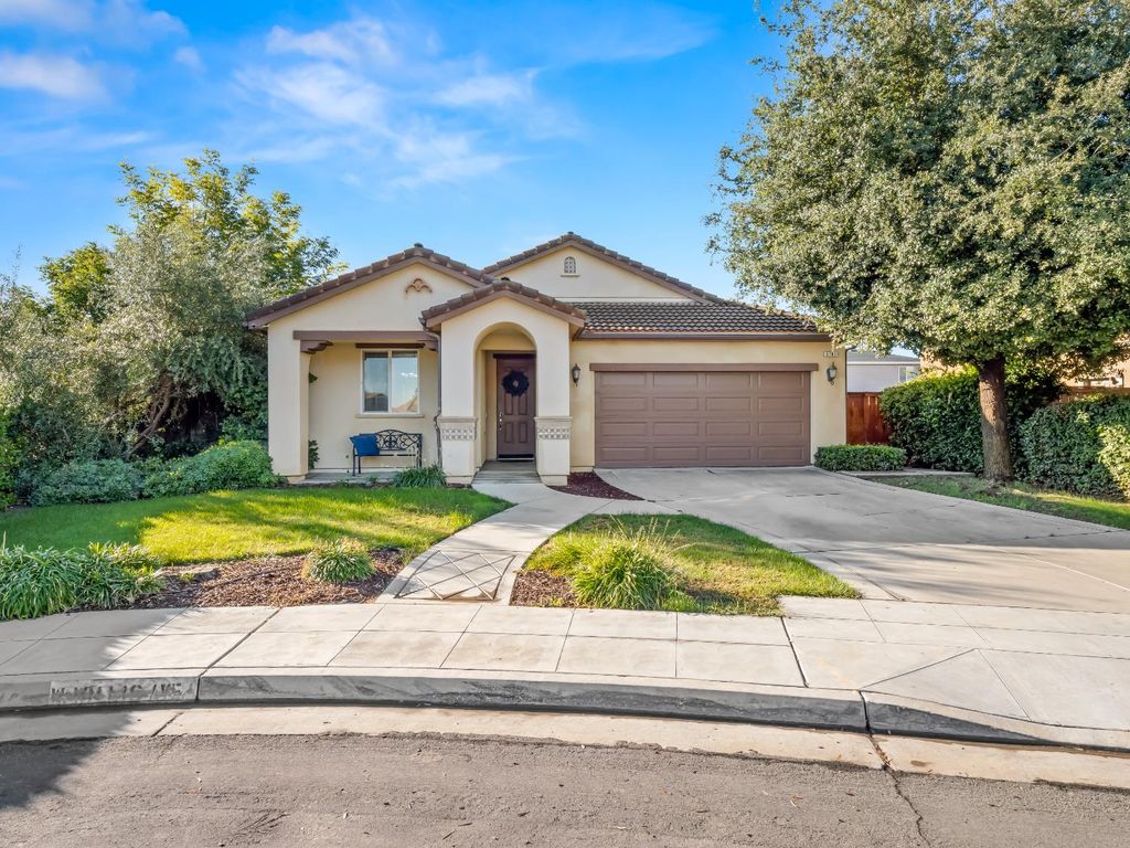 5761 W Willis Avenue, Fresno, CA 93722