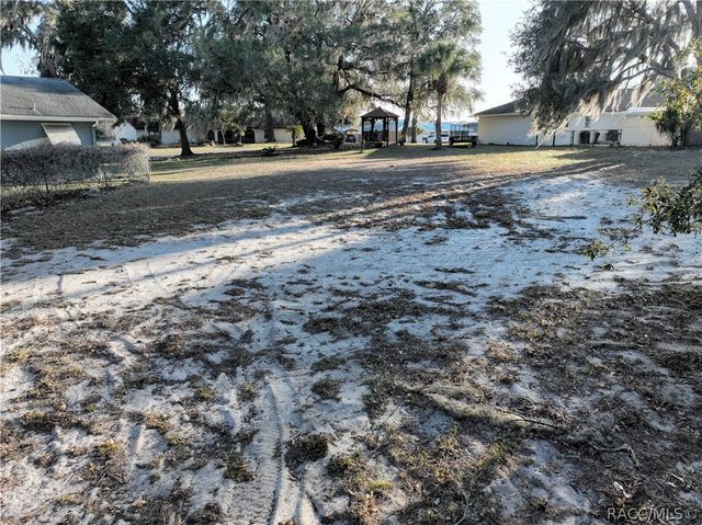 9312 E Gospel Island Road, Inverness, FL 34450