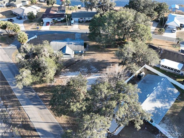 9312 E Gospel Island Road, Inverness, FL 34450