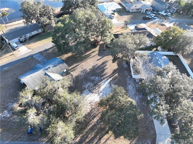 9312 E Gospel Island Road, Inverness, FL 34450