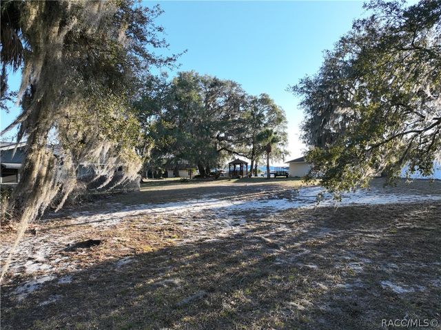 9312 E Gospel Island Road, Inverness, FL 34450