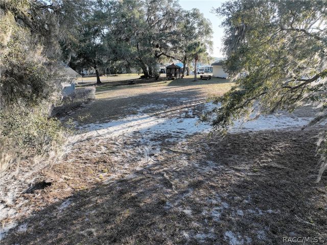 9312 E Gospel Island Road, Inverness, FL 34450