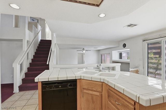 3744 Beacon Point Street, Las Vegas, NV 89129