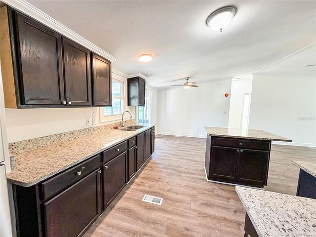 102 BENJAMIN DRIVE, Hawthorne, FL 32640