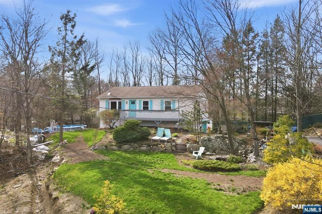 6 Ramsay Road, West Milford, NJ 07421