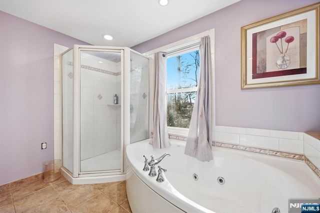 6 Ramsay Road, West Milford, NJ 07421