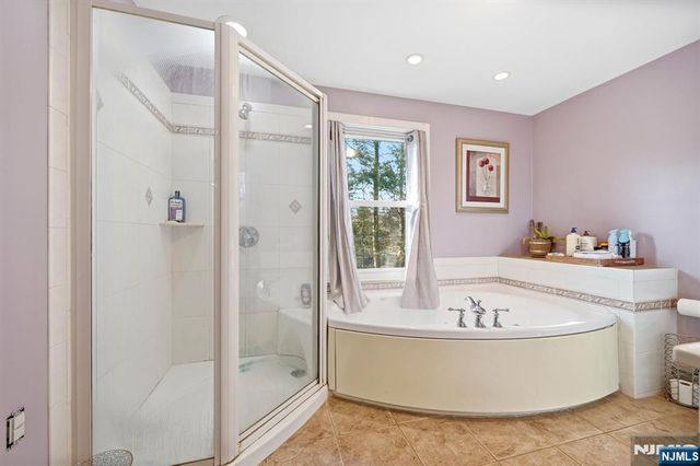 6 Ramsay Road, West Milford, NJ 07421