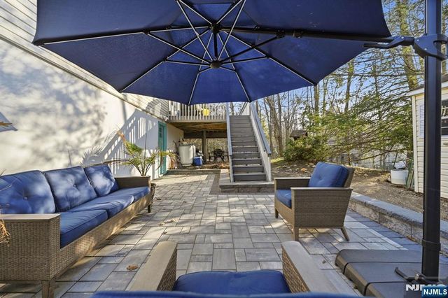 6 Ramsay Road, West Milford, NJ 07421