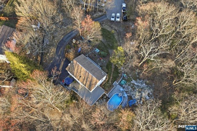 6 Ramsay Road, West Milford, NJ 07421