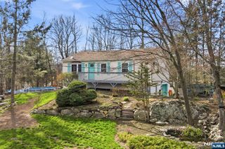6 Ramsay Road, West Milford, NJ 07421