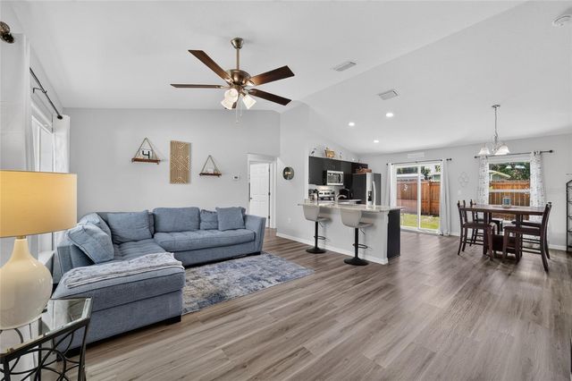 114 LOCUST LOOP, Ocala, FL 34472