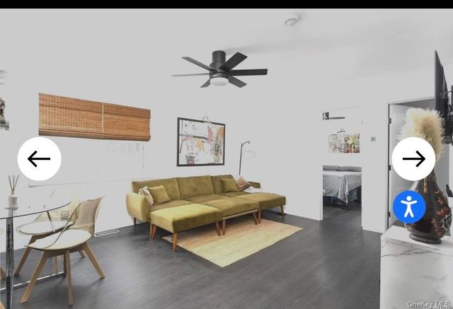 40 Canoe Place 3, Hampton Bays, NY 11946