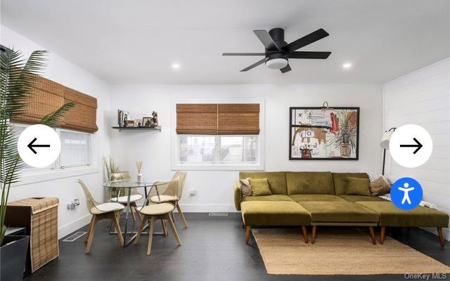 40 Canoe Place 3, Hampton Bays, NY 11946