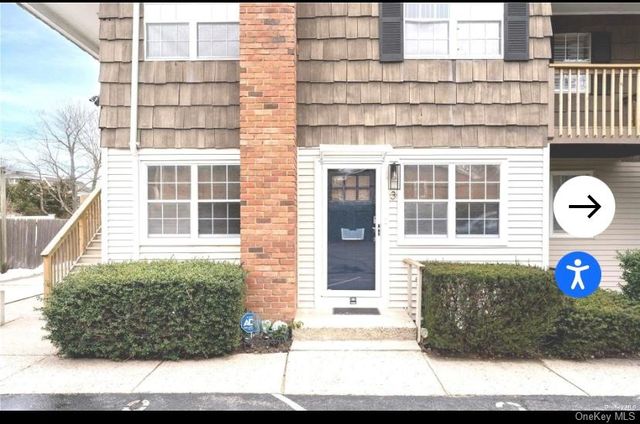 40 Canoe Place 3, Hampton Bays, NY 11946