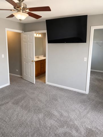 2303 Hudson Circle, Aurora, IL 60502