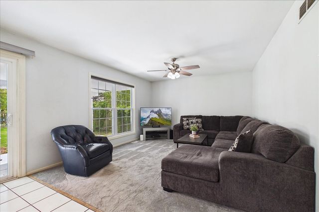 2655 Lindrick Lane, Aurora, IL 60504