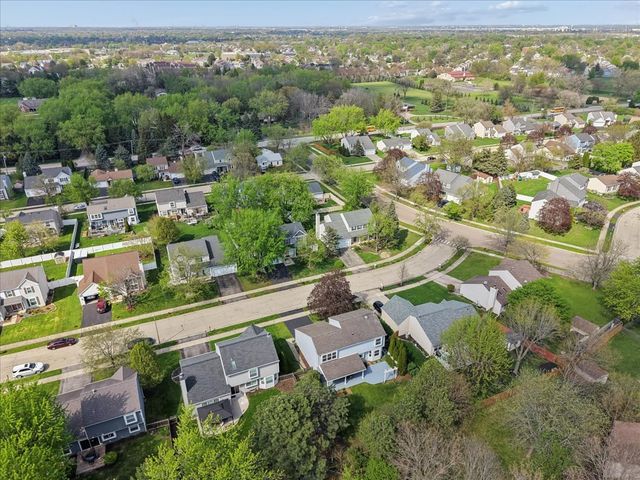 2655 Lindrick Lane, Aurora, IL 60504