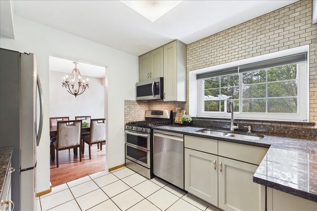 2655 Lindrick Lane, Aurora, IL 60504
