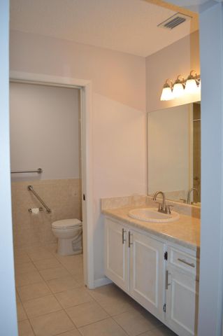 301 SABAL RIDGE Circle F, Palm Beach Gardens, FL 33418