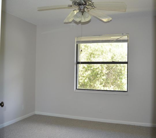 301 SABAL RIDGE Circle F, Palm Beach Gardens, FL 33418
