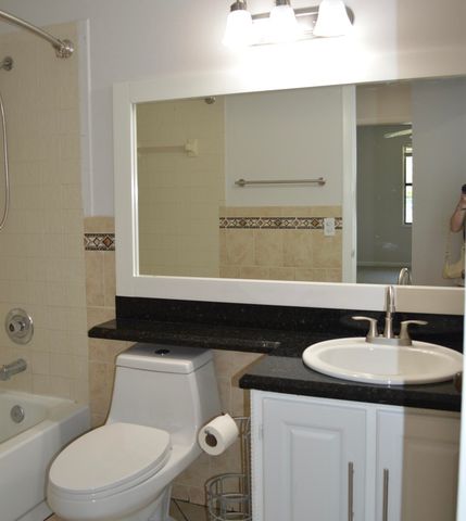 301 SABAL RIDGE Circle F, Palm Beach Gardens, FL 33418