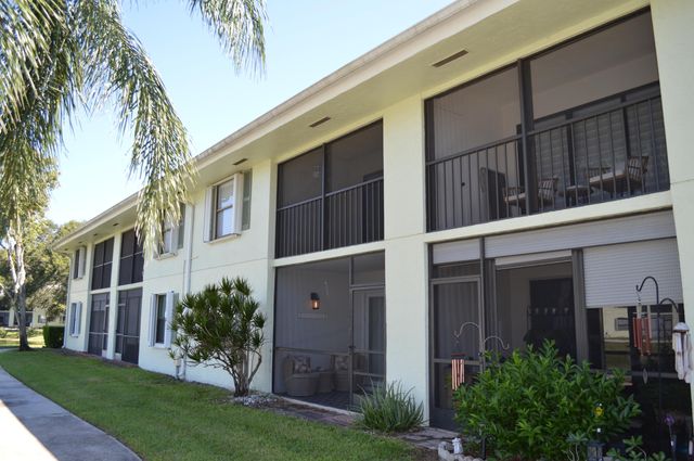 301 SABAL RIDGE Circle F, Palm Beach Gardens, FL 33418