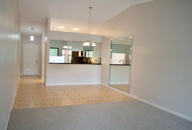 301 SABAL RIDGE Circle F, Palm Beach Gardens, FL 33418