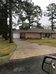 5505 Avenue K, Santa Fe, TX 77510