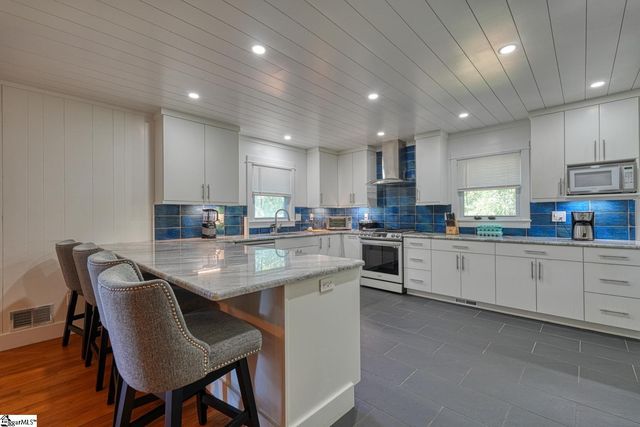 135 Skyview Drive, Spartanburg, SC 29303
