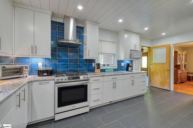 135 Skyview Drive, Spartanburg, SC 29303
