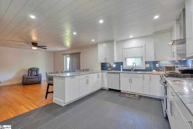 135 Skyview Drive, Spartanburg, SC 29303