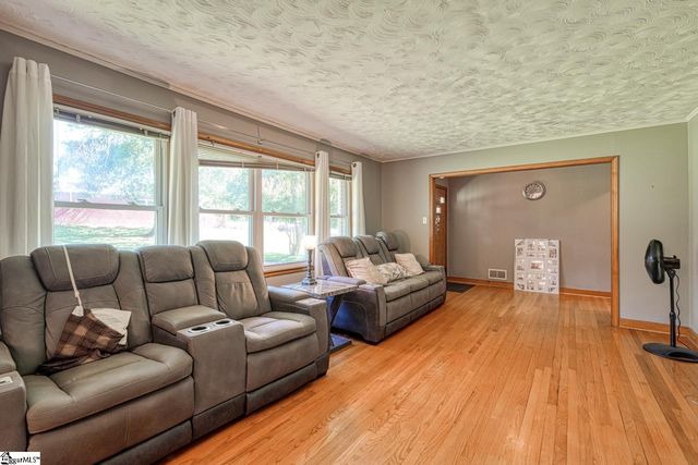 135 Skyview Drive, Spartanburg, SC 29303