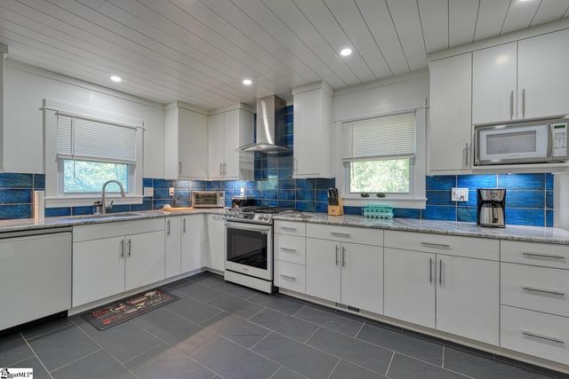 135 Skyview Drive, Spartanburg, SC 29303