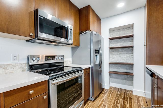 100 Lorenz # 1004, San Antonio, TX 78247
