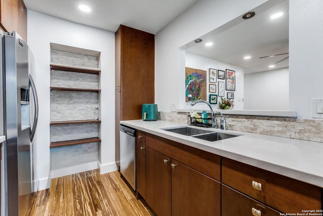 100 Lorenz # 1004, San Antonio, TX 78247