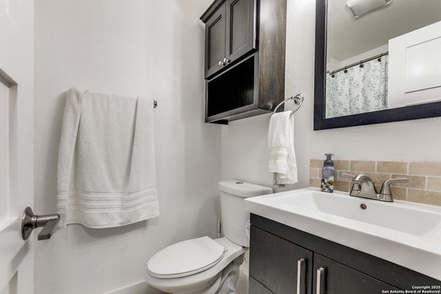 100 Lorenz # 1004, San Antonio, TX 78247