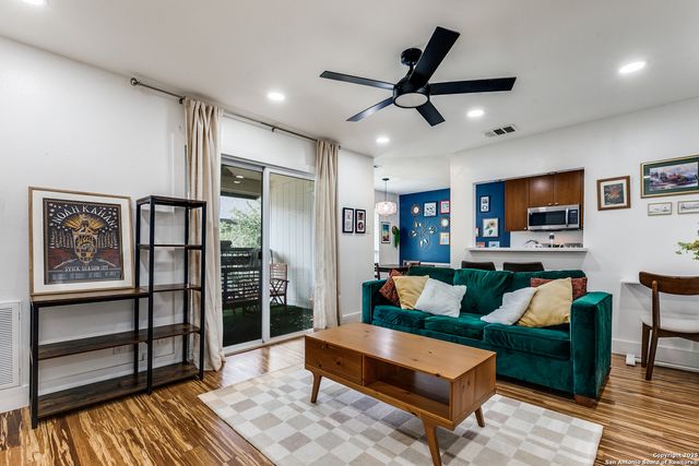 100 Lorenz # 1004, San Antonio, TX 78247
