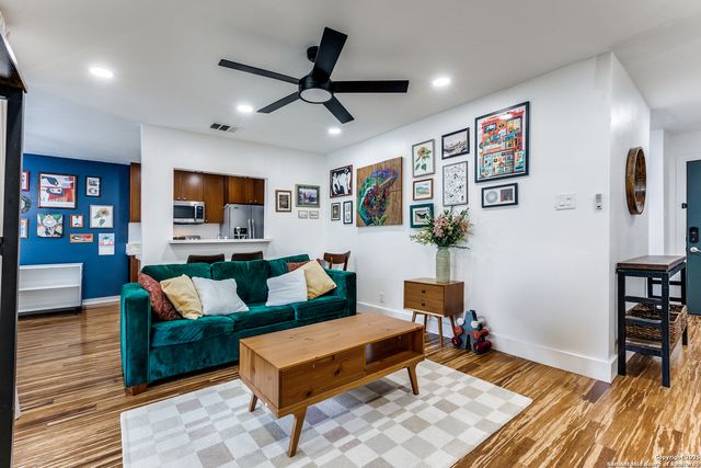 100 Lorenz # 1004, San Antonio, TX 78247