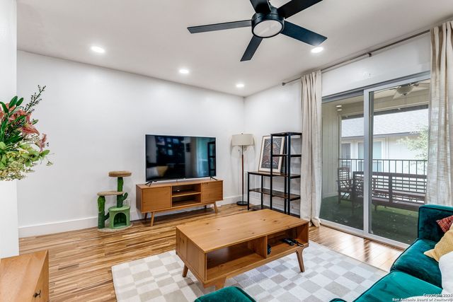 100 Lorenz # 1004, San Antonio, TX 78247