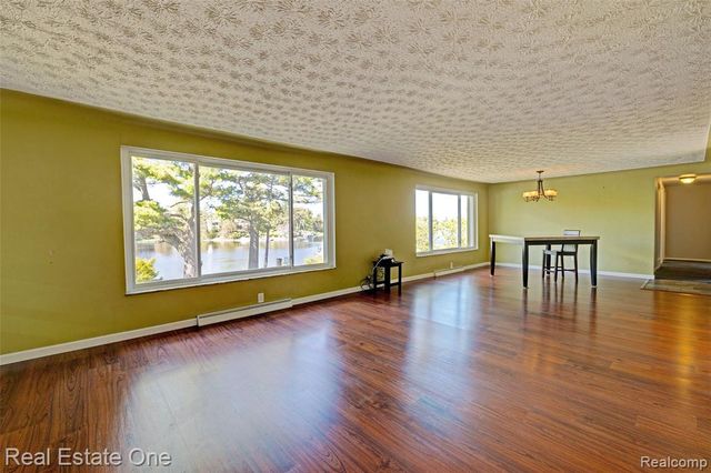 1140 Seneca Road, Lake Orion, MI 48362